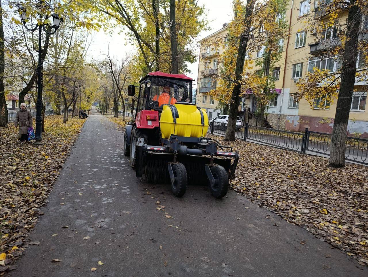Продолжаются мероприятия по благоустройству города Продолжаются мероприятия по благоустройству города