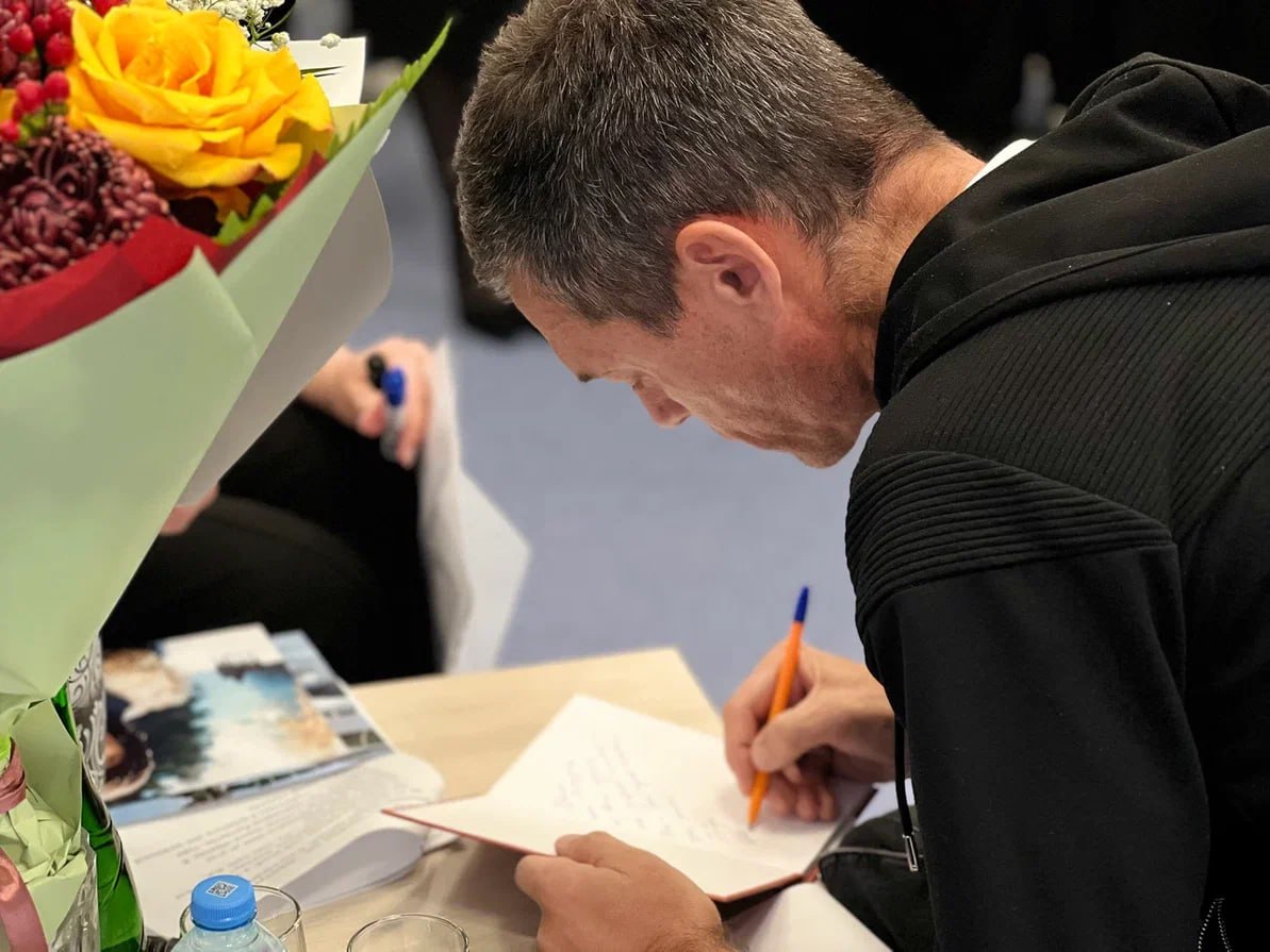 Актер Михаил Мамаев выступил перед школьниками Саратовской области Актер Михаил Мамаев выступил перед школьниками Саратовской области