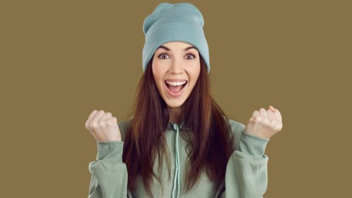 Модная шапка бини: с чем ее носить этой зимой, чтобы прохожие ахнули