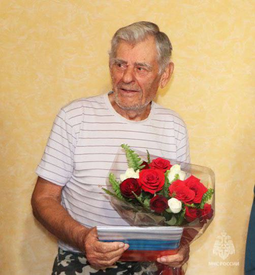 Поздравляем заслуженного ветерана Саратовской пожарной охраны Михаила Кушнаренко с днем рождения