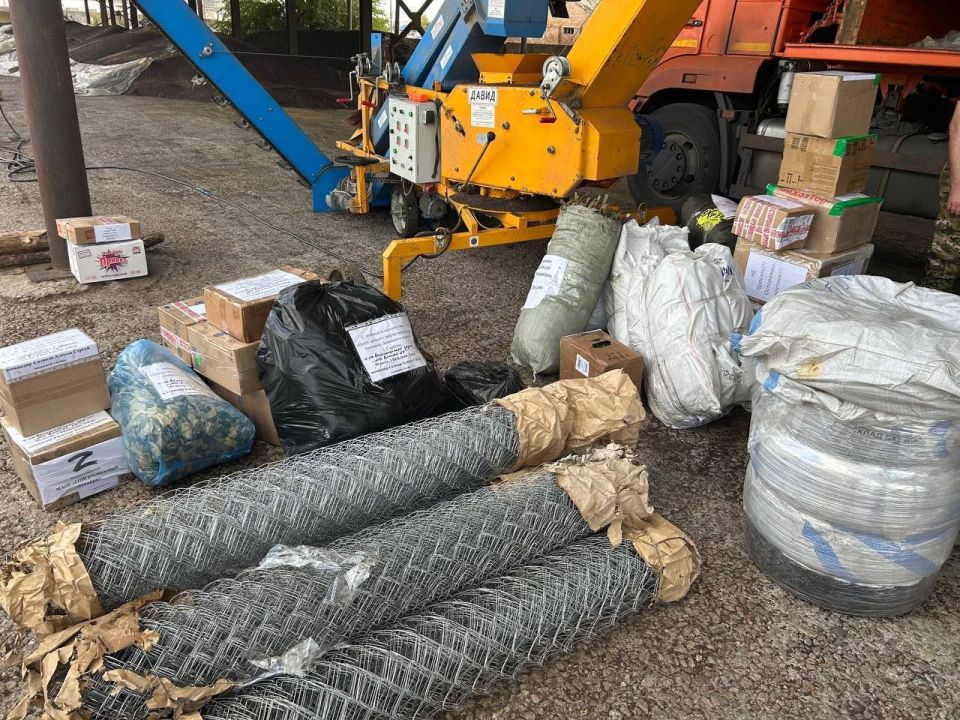 Саратовские общественники продолжают помогать фронту Саратовские общественники продолжают помогать фронту