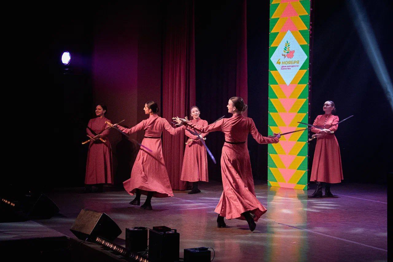 В Саратове состоялся фестиваль национальных культур «Мы – Россия!» В Саратове состоялся фестиваль национальных культур «Мы – Россия!»