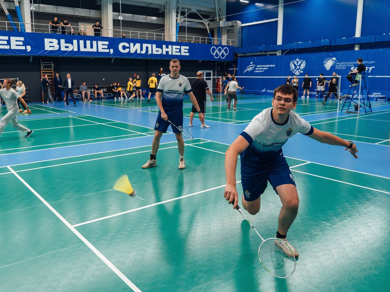 Сотрудники следственного управления приняли участие в старте IV Открытого первенства СГЮА по бадминтону среди любительских команд Сотрудники следственного управления приняли участие в старте IV Открытого первенства СГЮА по бадминтону среди любительских команд