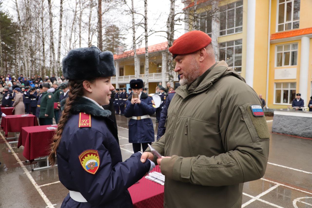 Воспитанники училища Росгвардии дали торжественную клятву кадета Воспитанники училища Росгвардии дали торжественную клятву кадета