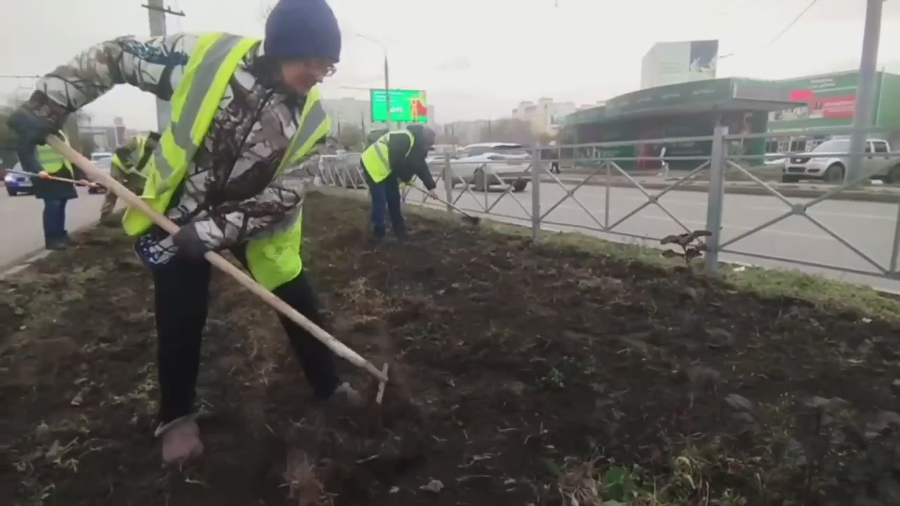 Подводим итоги работы коммунальных служб за текущую неделю| пополнение автопарка и озеленение скверов