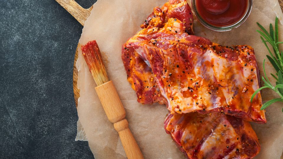 Маринад с этим фруктом сделает из вашего мяса легенду кулинарии: речь не про лимон