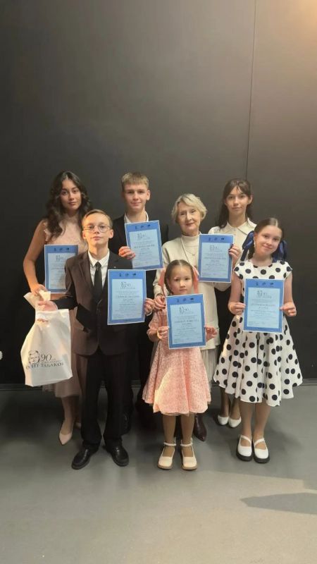 Энгельсские школьники стали лауреатами и дипломантами областного фестиваля-конкурса детского и юношеского театрального творчества «Перевоплощение», посвящённого 90-летию народного артиста СССР Олега Табакова