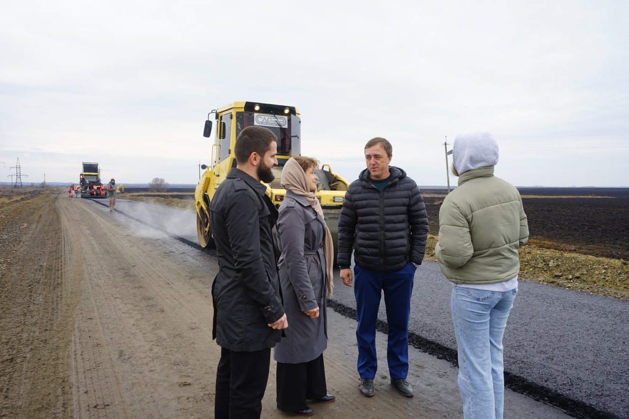 По обращениям жителей в Аткарском районе с опережением сроков ремонтируют дорогу По обращениям жителей в Аткарском районе с опережением сроков ремонтируют дорогу