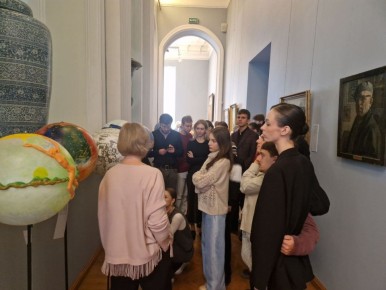 Юные участники «Театрального Приволжья» познакомились с саратовской художественной школой