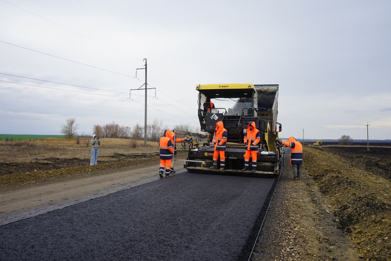 По обращениям жителей в Аткарском районе с опережением сроков ремонтируют дорогу По обращениям жителей в Аткарском районе с опережением сроков ремонтируют дорогу