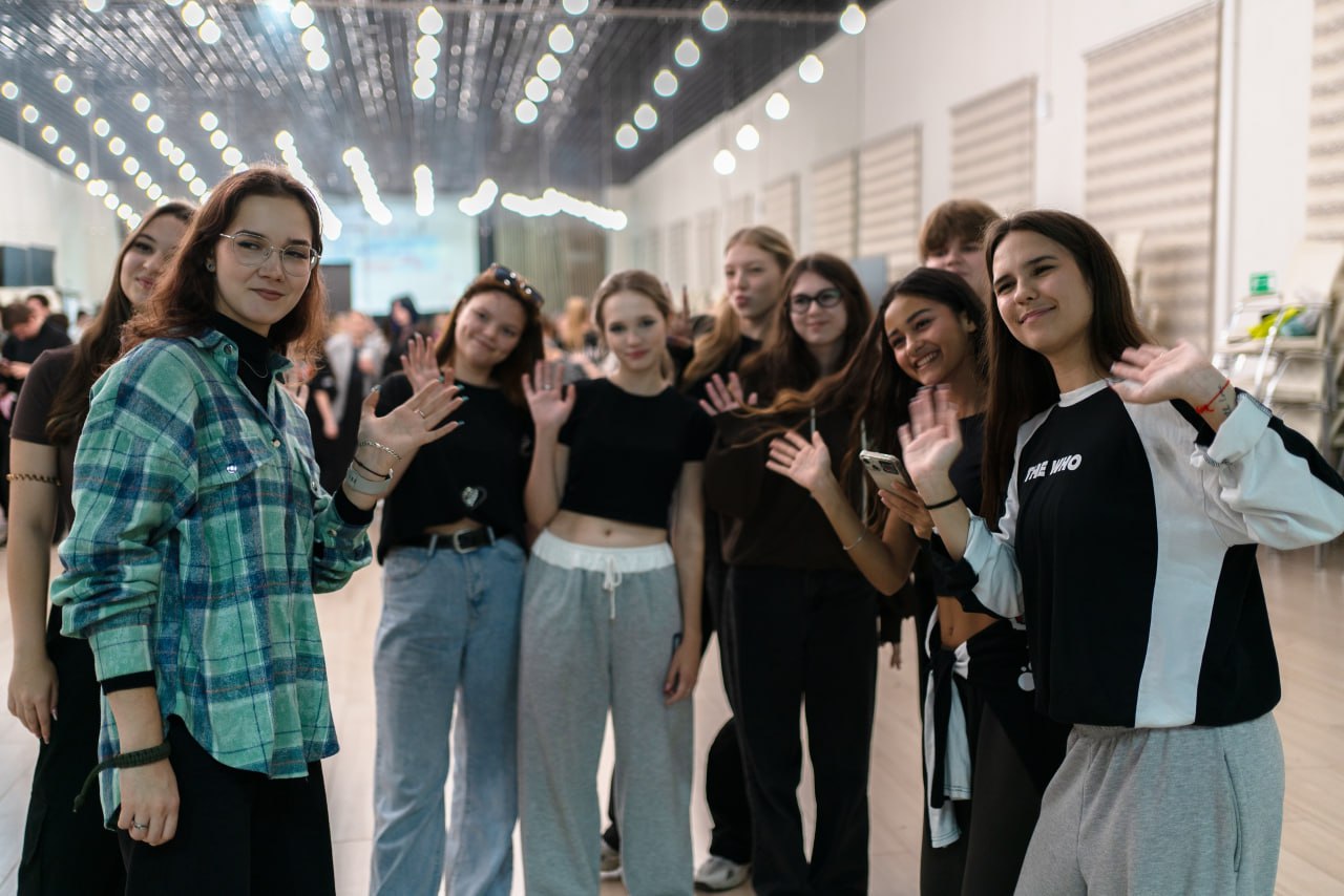 Саратовские студенты объединились в танцевальном марафоне народов России Саратовские студенты объединились в танцевальном марафоне народов России