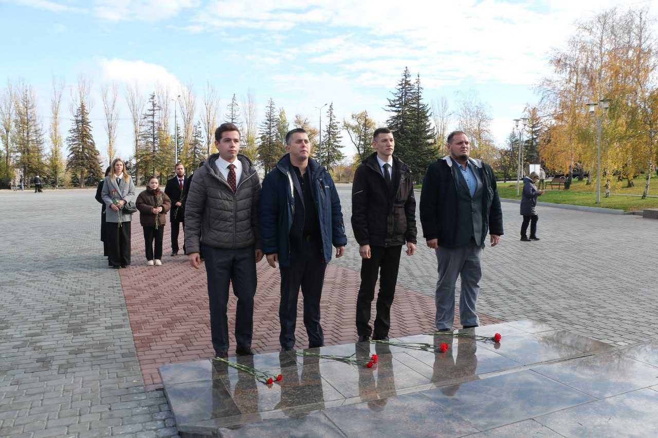 Делегация из Луганска посетила Саратов в День народного единства Делегация из Луганска посетила Саратов в День народного единства