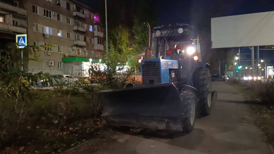 Продолжаются мероприятия по благоустройству города Продолжаются мероприятия по благоустройству города
