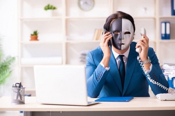 Кто несет ответственность за мошенничество в банковских операциях: клиент, банк или оператор связи?