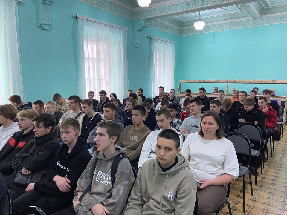 Полицейские провели профилактические беседы со студентами сельскохозяйственного техникума Полицейские провели профилактические беседы со студентами сельскохозяйственного техникума