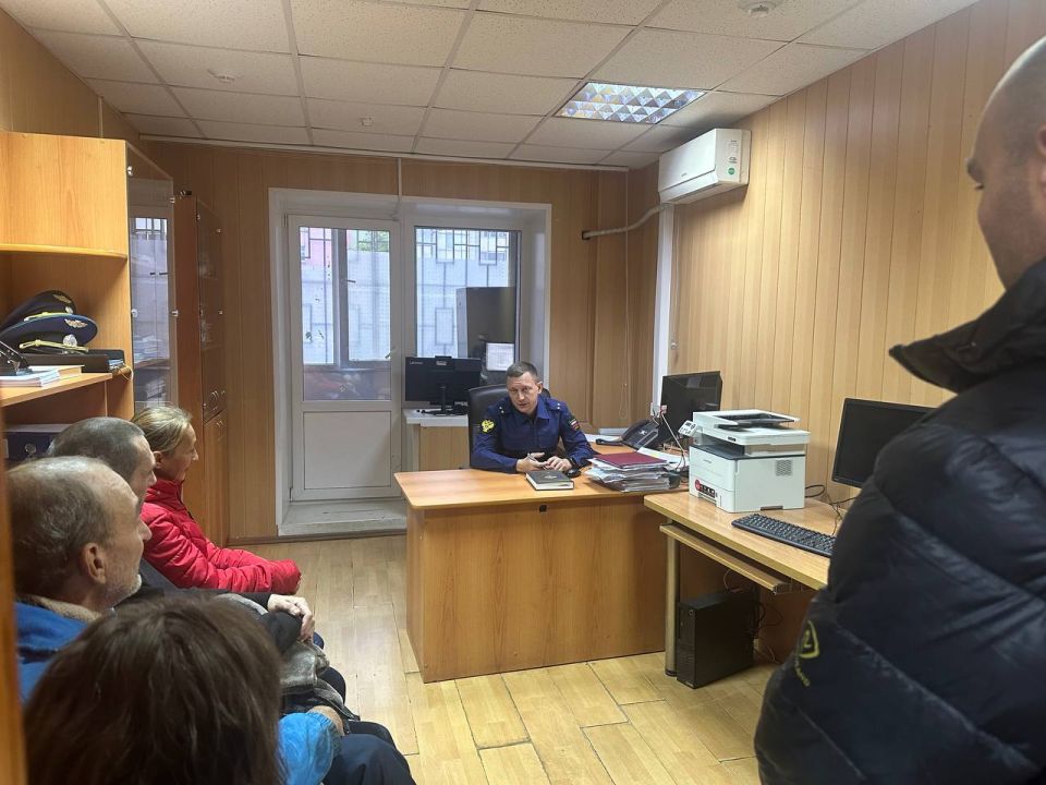 Работники прокуратуры Саратовской области приняли участие в интеллектуальной викторине, приуроченной к Дню народного единства Работники прокуратуры Саратовской области приняли участие в интеллектуальной викторине, приуроченной к Дню народного единства