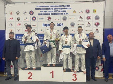 Владислав Мещеряков завоевал серебро на Всероссийских соревнованиях по дзюдо в Ямном