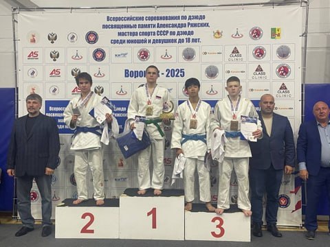 Владислав Мещеряков завоевал серебро на Всероссийских соревнованиях по дзюдо в Ямном