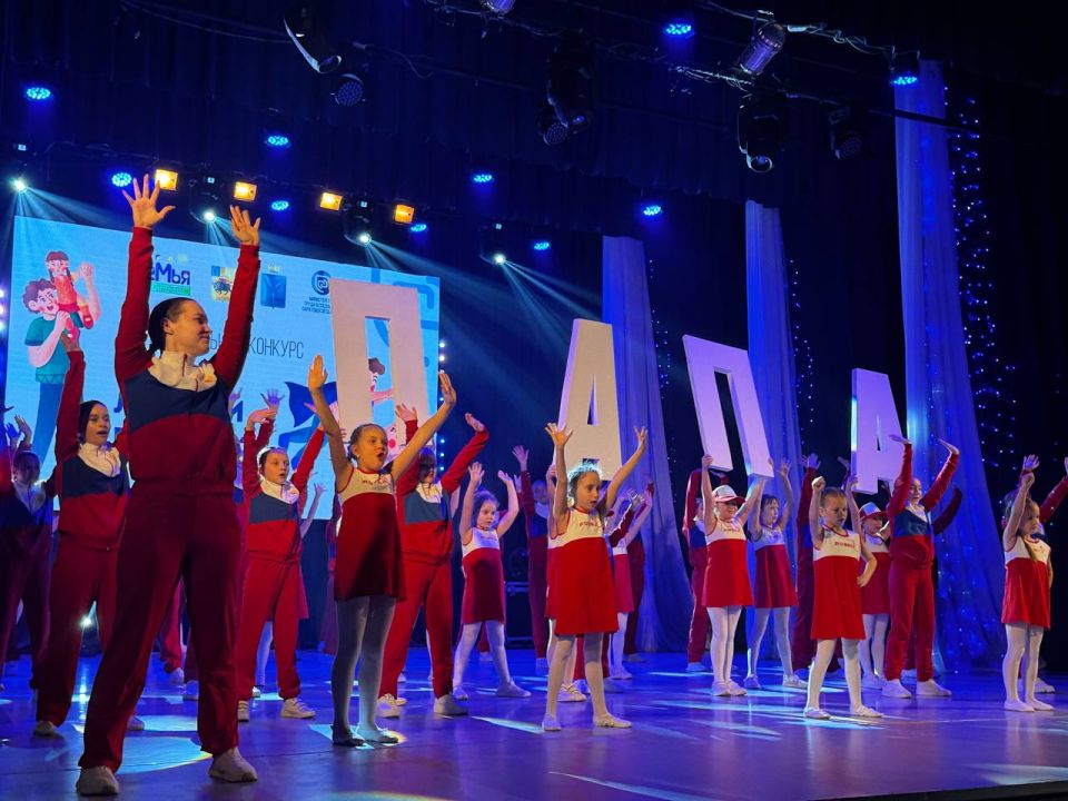 «Самый лучший папа – 2025»: победителем областного конкурса стал Дмитрий Кузьменко из Энгельса