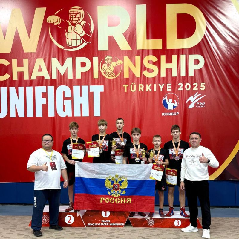 Саратовским спортсменам вручили медали первенства мира