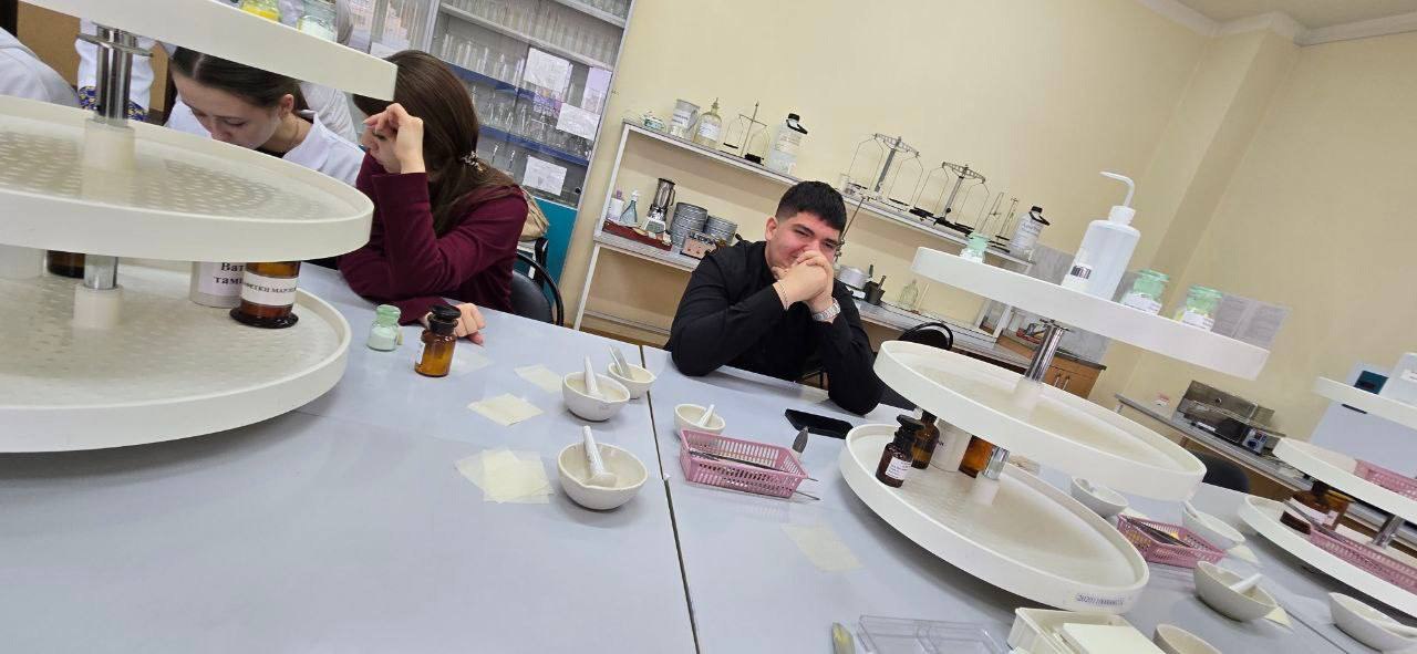 Знакомство с миром медицины: учащиеся лицея №2 посетили Саратовский медицинский университет Знакомство с миром медицины: учащиеся лицея №2 посетили Саратовский медицинский университет