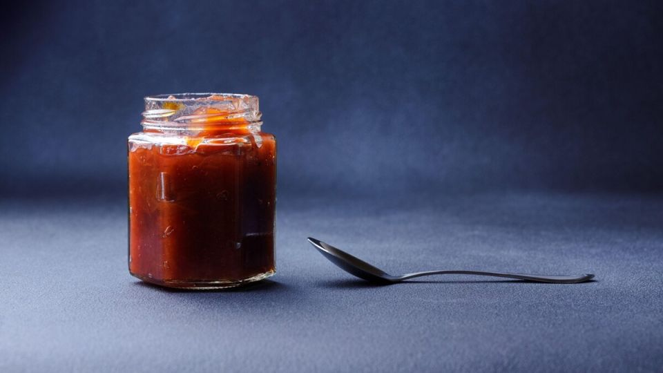 Не спешите выкидывать старое варенье: вот какая вкуснятина из него получится