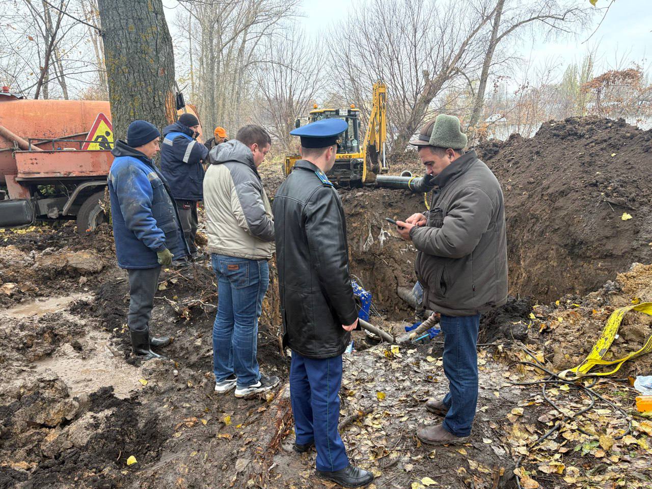 Вольская межрайонная прокуратура взяла на контроль вопрос обеспечения водоснабжением жителей города Вольска