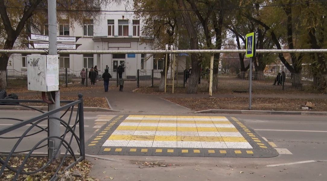 В Энгельсе начали появляться приподнятые "зебры" В Энгельсе начали появляться приподнятые "зебры"