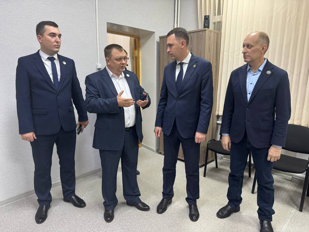 Участник специальной военной операции Олег Панферов, наставником которого являюсь в рамках региональной программы «Наши герои», завершил первый этап стажировки в органах местного самоуправления Энгельсского муниципального... Участник специальной военной операции Олег Панферов, наставником которого являюсь в рамках региональной программы «Наши герои», завершил первый этап стажировки в органах местного самоуправления Энгельсского муниципального...