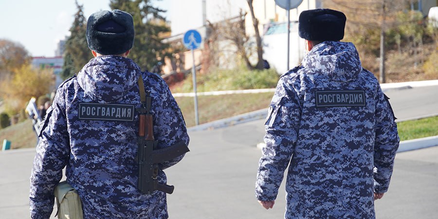 В Саратове житель Дальнего Востока устроил потасовку с охранником в больнице