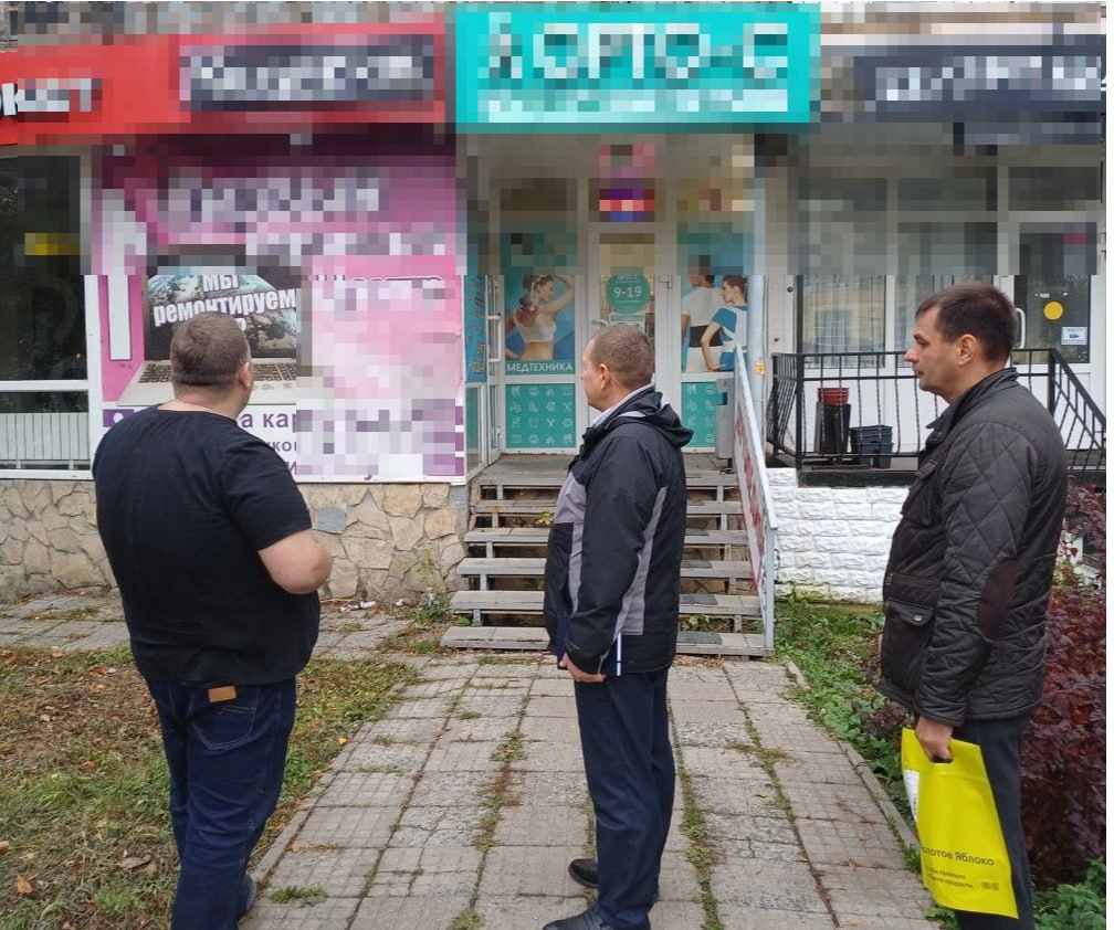 В Энгельсе возбуждено семь административных дел по факту нарушения правил установки вывесок В Энгельсе возбуждено семь административных дел по факту нарушения правил установки вывесок