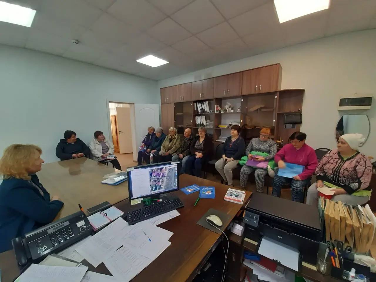 В населенных пунктах Энгельсского района для удобства жителей продолжаются встречи с кадастровыми инженерами и представителями учреждений финансовой сферы В населенных пунктах Энгельсского района для удобства жителей продолжаются встречи с кадастровыми инженерами и представителями учреждений финансовой сферы