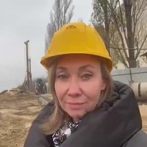 Всем привет со строительной площадки нашей школы у «Территории детства»