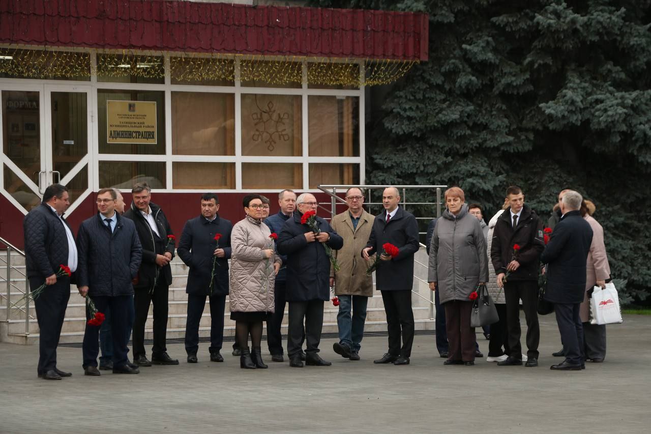 Выездное заседание Совета Саратовской областной Думы проходит сегодня в рабочем поселке Татищево Саратовской области Выездное заседание Совета Саратовской областной Думы проходит сегодня в рабочем поселке Татищево Саратовской области