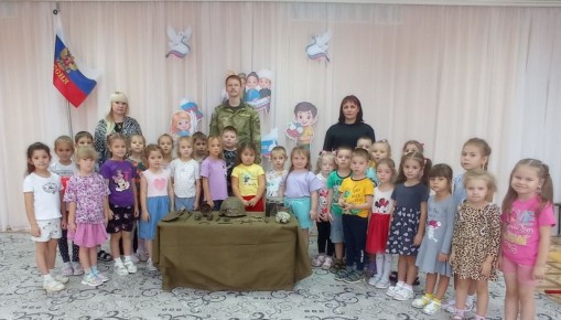 Передвижная выставка «Набата» в детском саду: знакомство с историей Великой Отечественной войны