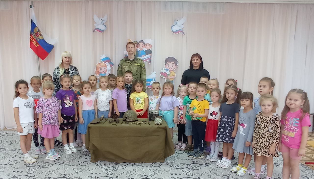 Передвижная выставка «Набата» в детском саду: знакомство с историей Великой Отечественной войны