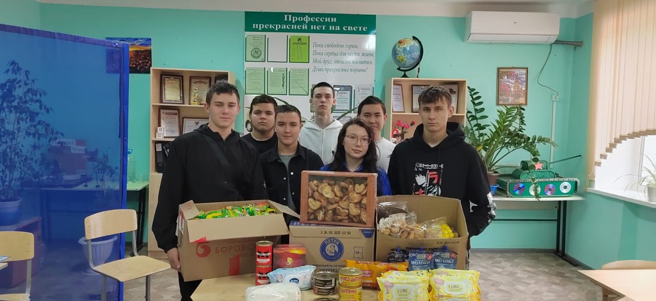 Саратовцы отправили 2 тонны помощи военнослужащим Саратовцы отправили 2 тонны помощи военнослужащим