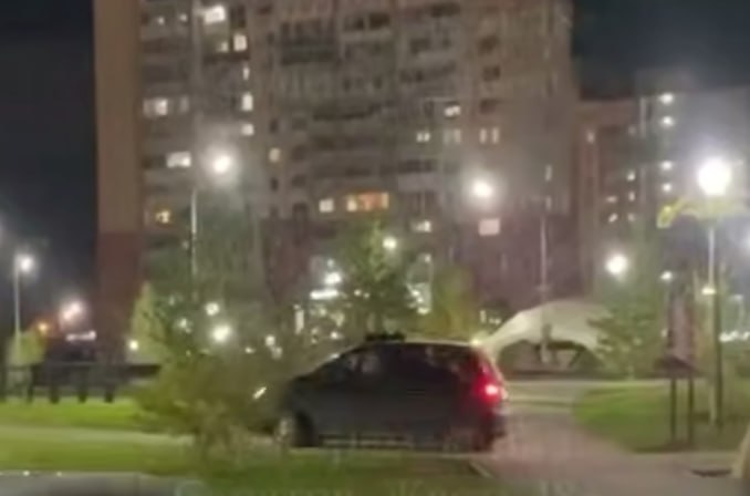 В Саратове на мужчину, катающего товарищей "вне салона" авто, завели "административку"