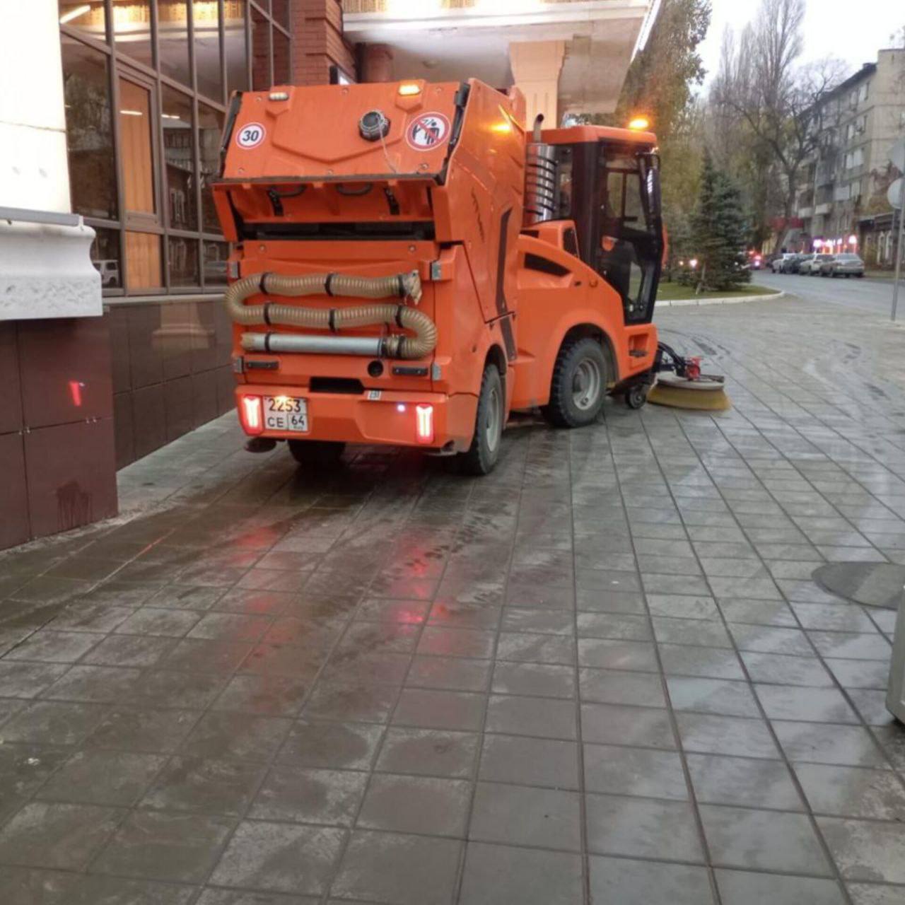 Продолжаются мероприятия по благоустройству города Продолжаются мероприятия по благоустройству города