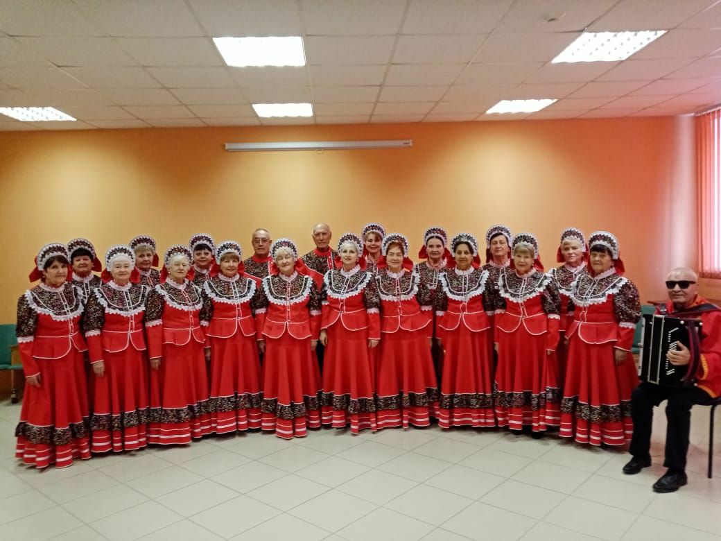 Артисты Воскресенского и Балашовского районов подарили концерты и подарки бойцам в госпиталях