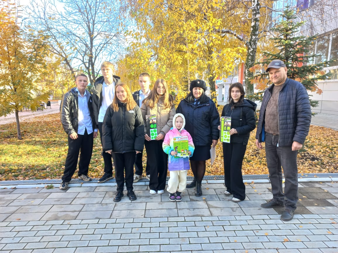 Сотрудники Госавтоинспекции в Ершове провели акцию «Засветись на дороге» Сотрудники Госавтоинспекции в Ершове провели акцию «Засветись на дороге»
