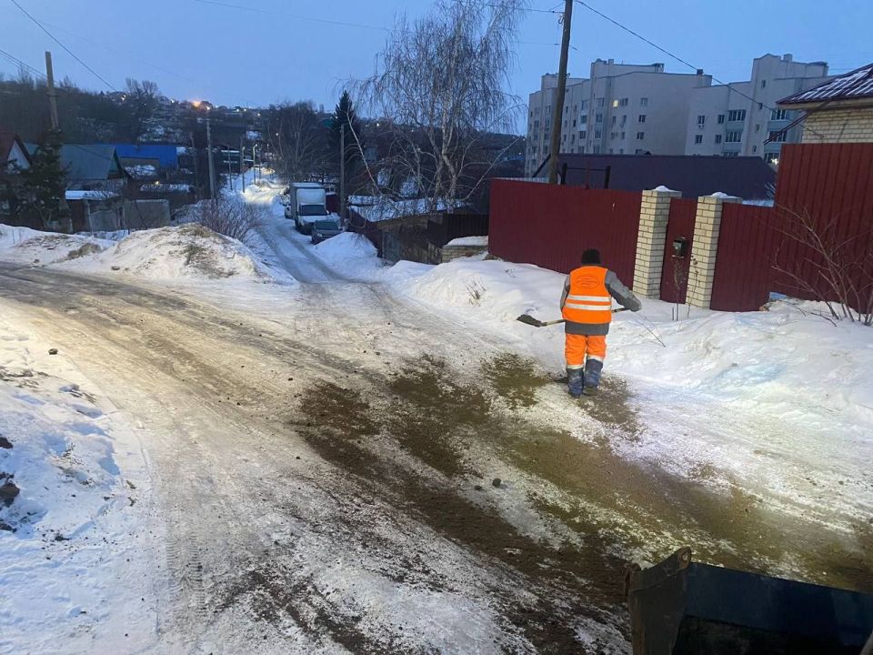 В Саратове на покупку противогололедных реагентов выделят 50 млн