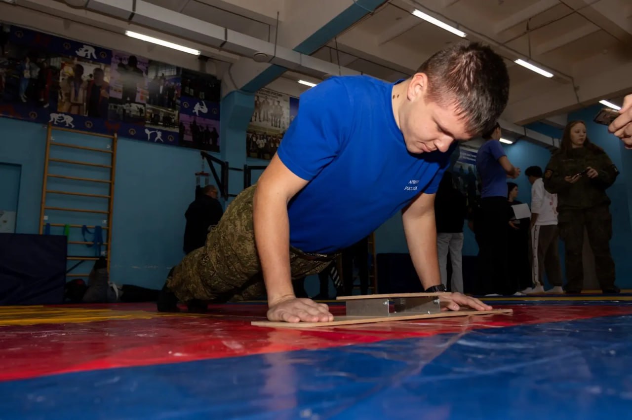 Энгельсские школьники стали участниками военноспортивной игры «Орлёнок» Энгельсские школьники стали участниками военноспортивной игры «Орлёнок»