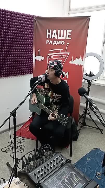 На НАШЕМ группа H2O, барабанщик которой взял палочки в руки всего год назад