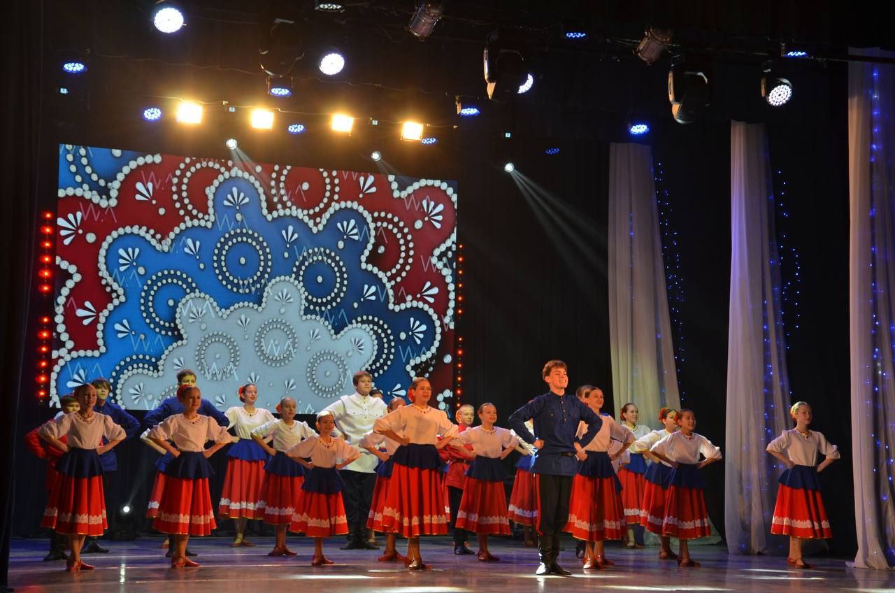 6 ноября Центр народного творчества «Дружба» гостеприимно распахнул свои двери для грандиозного события – торжественной церемонии награждения победителей XV регионального конкурса «Самый лучший папа-2025», организованного... 6 ноября Центр народного творчества «Дружба» гостеприимно распахнул свои двери для грандиозного события – торжественной церемонии награждения победителей XV регионального конкурса «Самый лучший папа-2025», организованного...