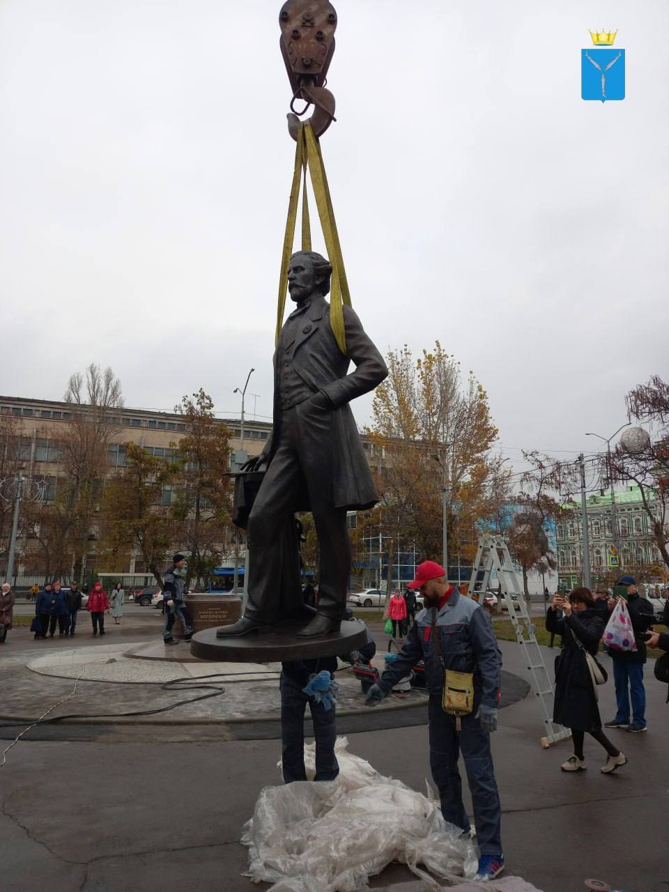 В Саратове появился памятник основателю Радищевского музея В Саратове появился памятник основателю Радищевского музея
