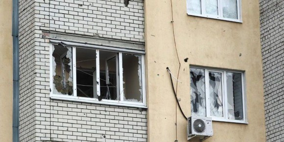 В Саратове два человека пострадали при попадании БПЛА в многоквартирный дом