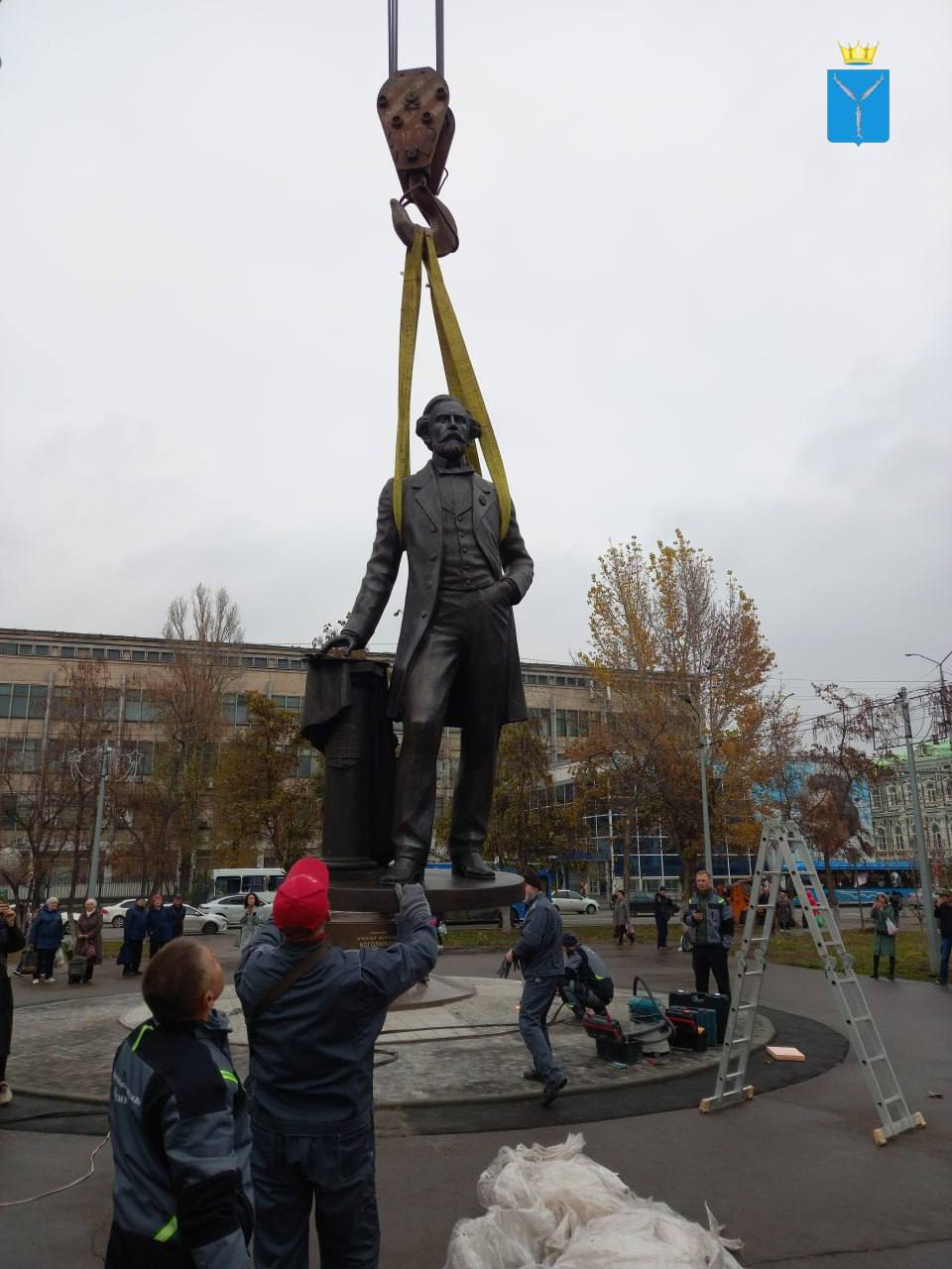 В Саратове появился памятник основателю Радищевского музея В Саратове появился памятник основателю Радищевского музея