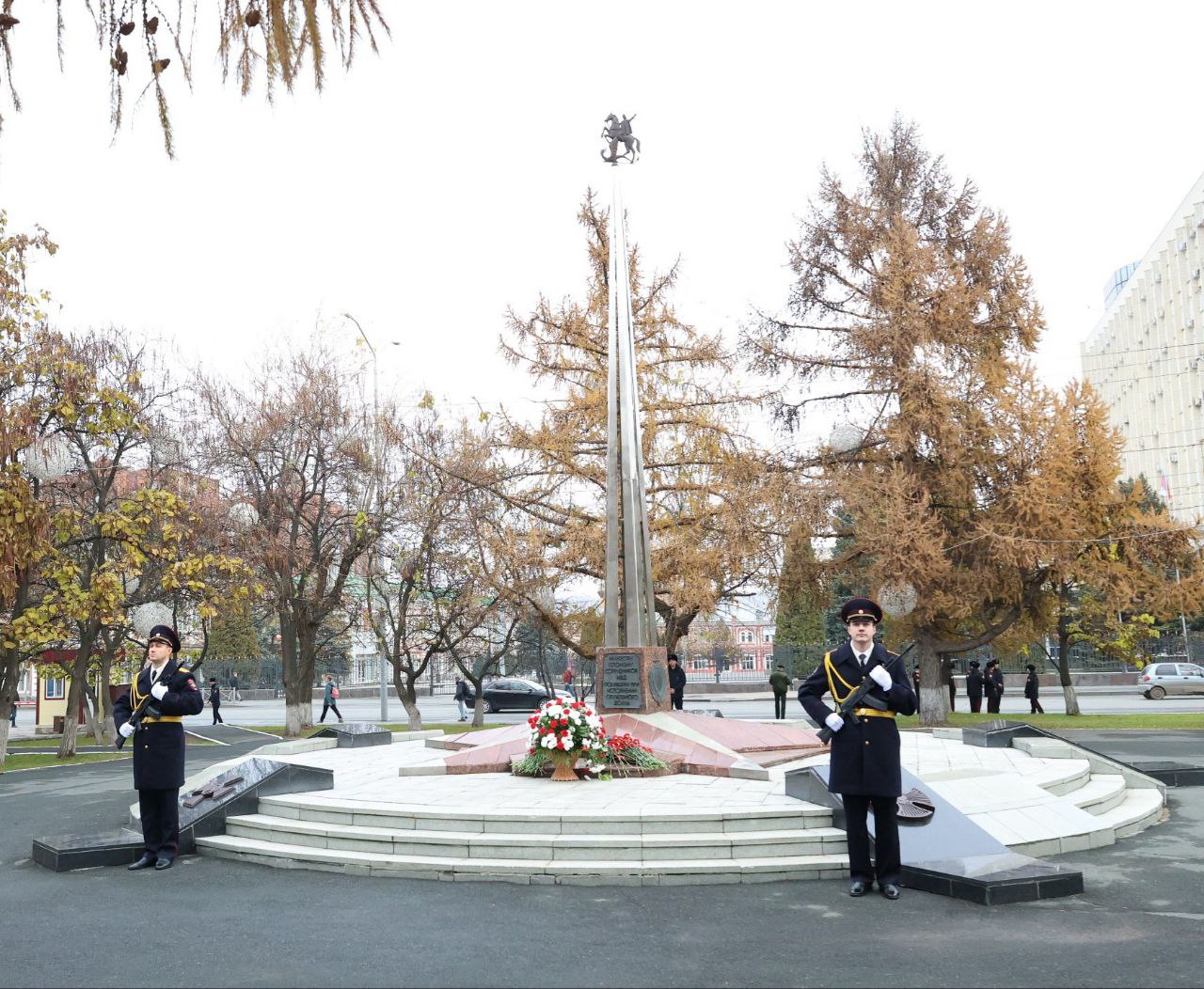 В Саратовской области почтили память сотрудников органов внутренних дел, погибших при выполнении служебных обязанностей