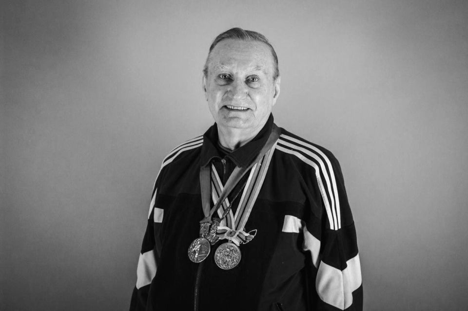Двукратный олимпийский чемпион по фехтованию на рапирах Юрий Сисикин скончался в возрасте 88 лет, сообщили в пресс-службе правительства Саратовской области